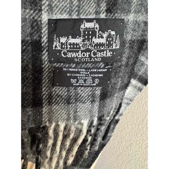 Cawdor Castle Scotland Wool Cashmere Gray Plaid Scarf EUC 11X60 - Picture 4 of 4